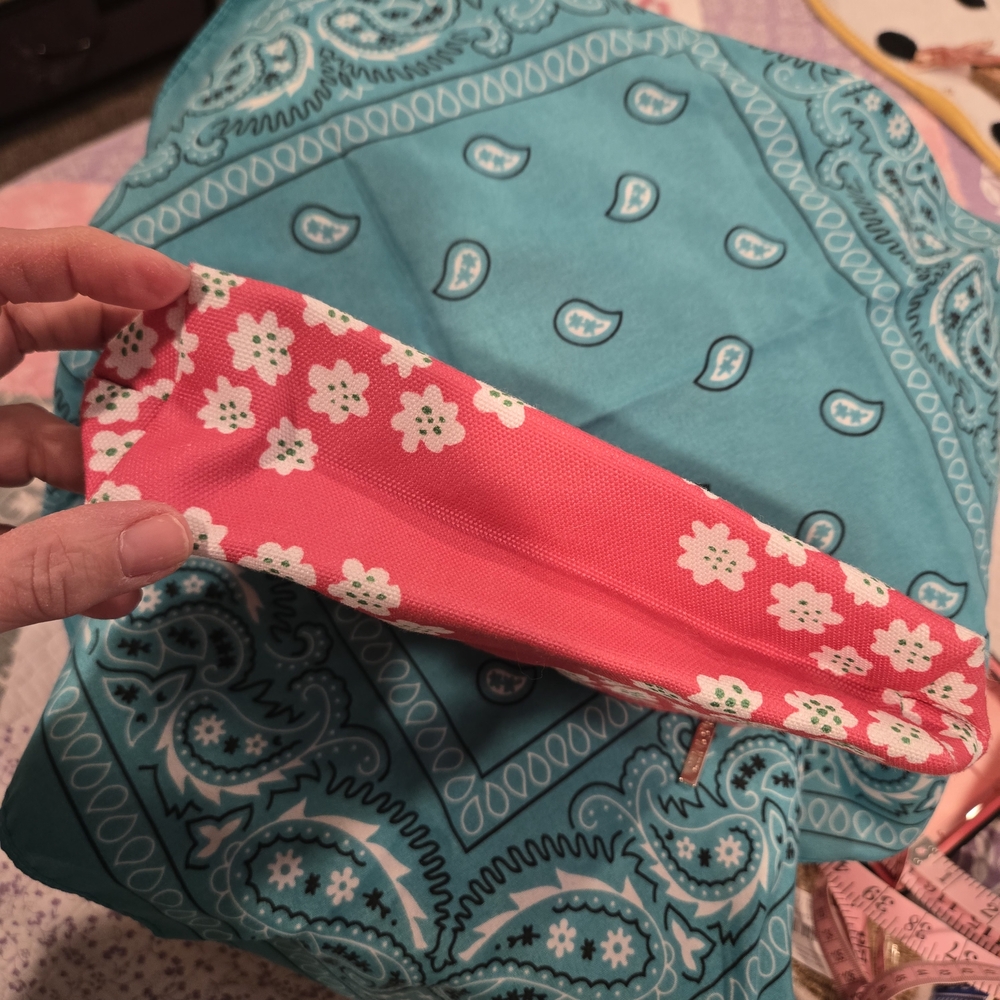 Marimekko Pink and White Floral Pouch Set - Picture 7 of 11